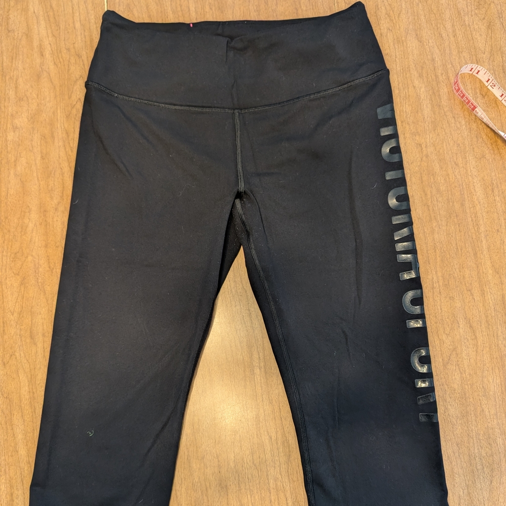 Knockout By Victoria's Secret Black Capri Leggings Size M